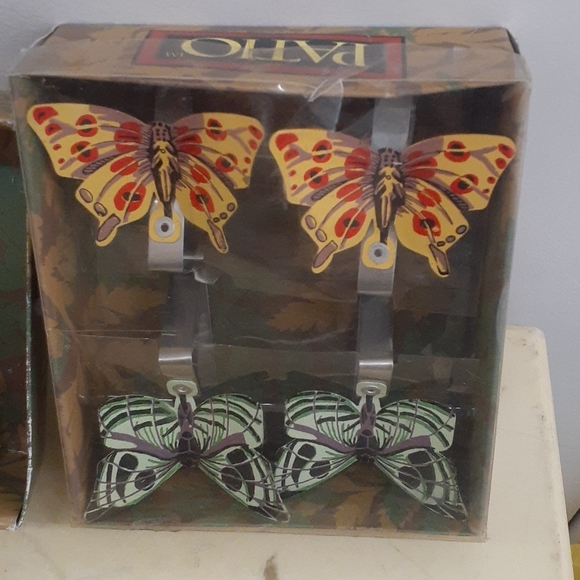 4 pc Butterfly Metal Tablecloth clip holiday deco - Picture 2 of 4